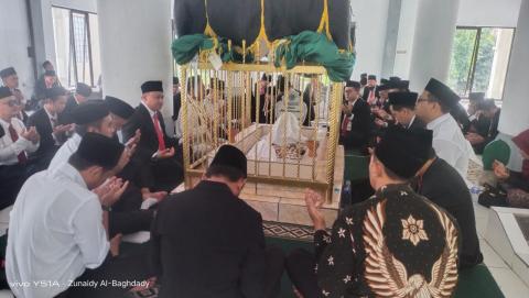 Bawaslu Kabupaten Tangerang Ziarah Ke Makam Raden Arya Wangsakara, Jumat. 24 Mei 2024
